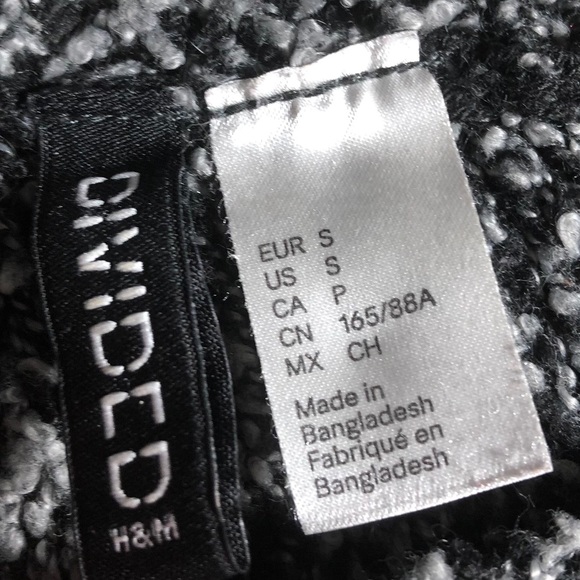 Cute Divided Sweater - Picture 3 of 4